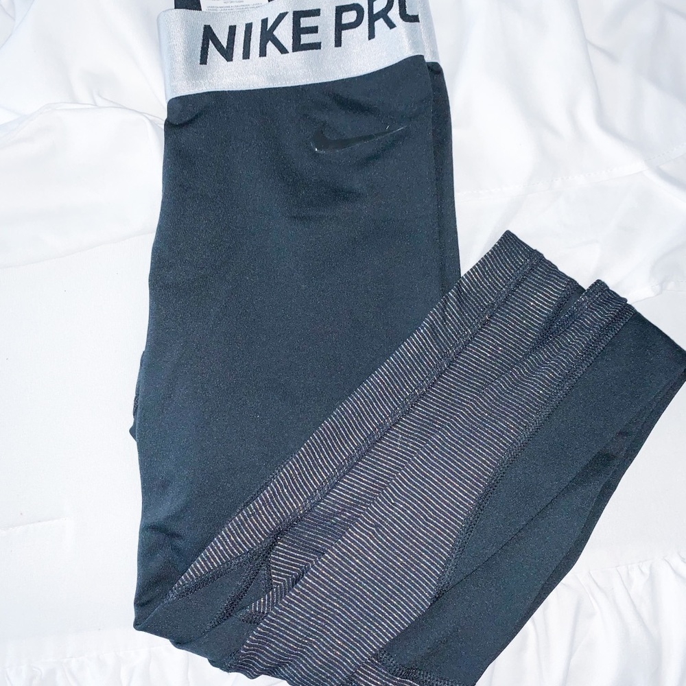 black nike athletic leggings